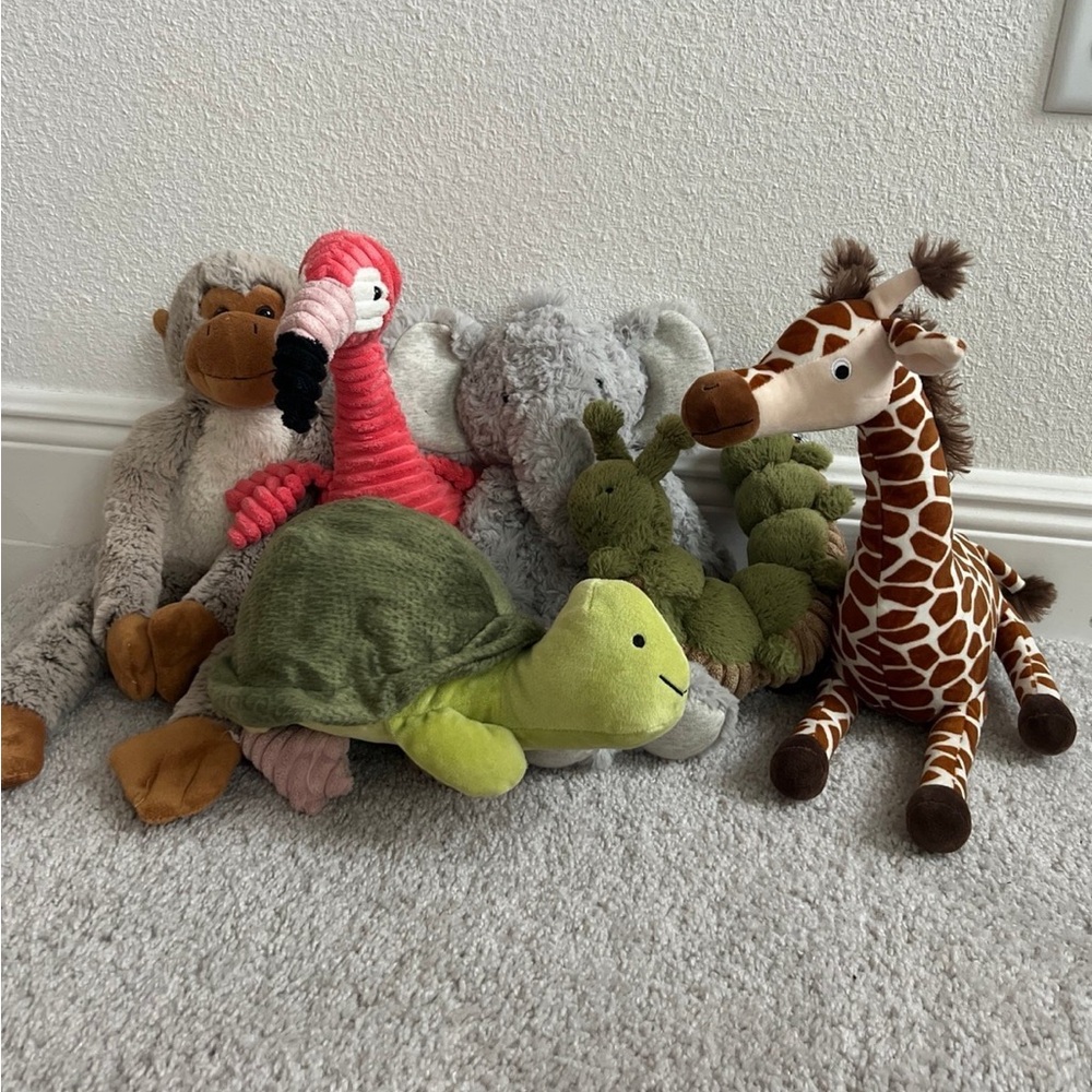 Stuffed animals lot